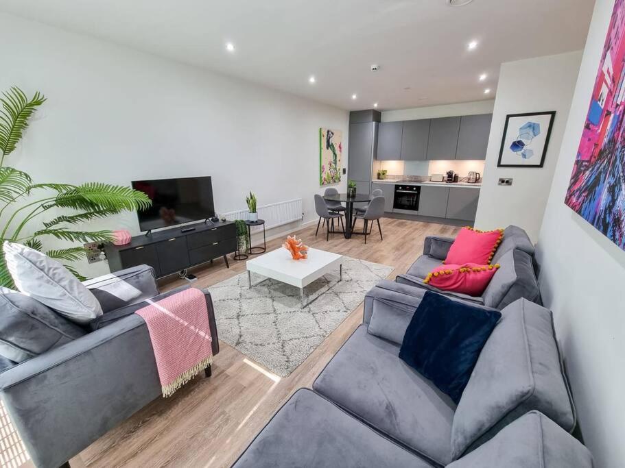 Luxury City Centre Townhouse With Parking Manchester Exterior photo